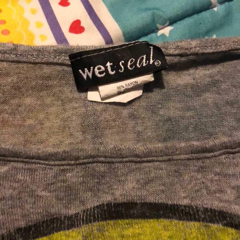 Wet seal size large crop smiley shirt - Picture 3 of 3